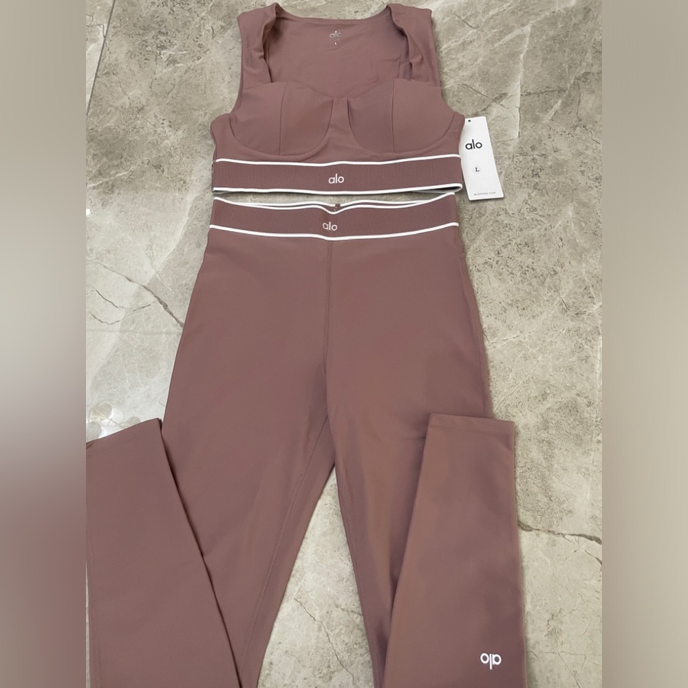 ALO Yoga Mauve Sports Bra and High-Waist Legging Set with White Trim